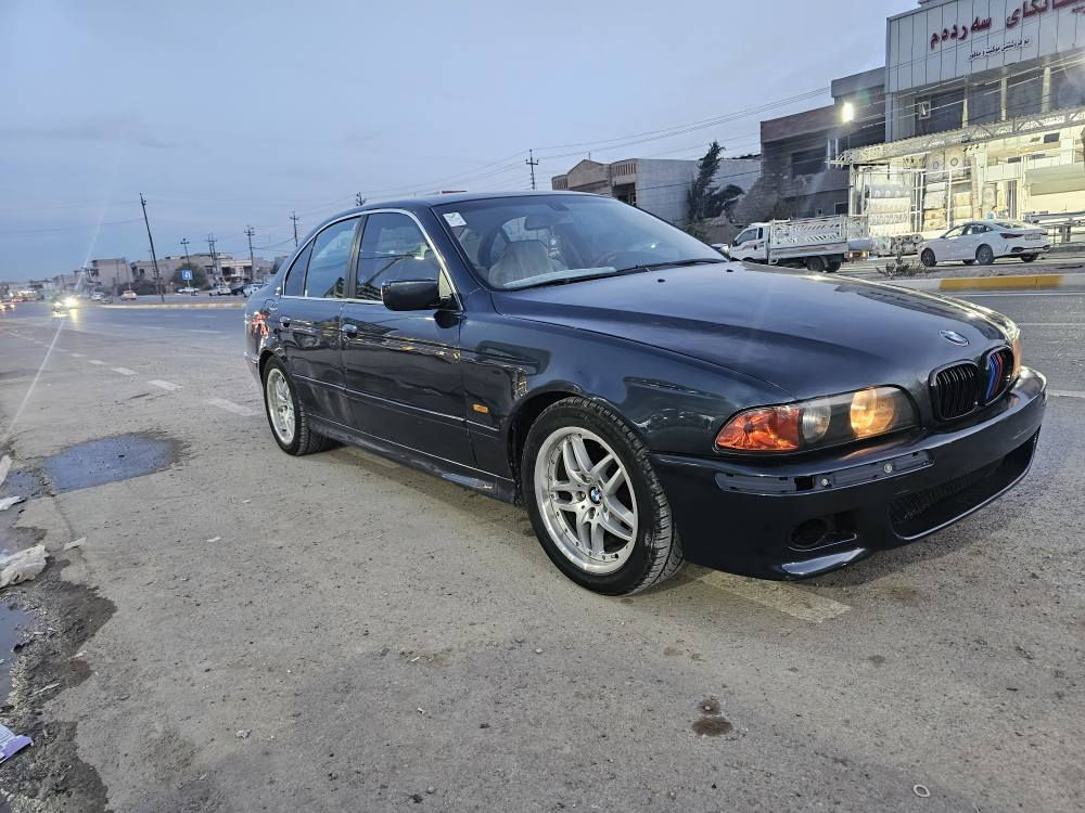 E39
مۆدێل 2002
مەکینە 525
سێ پارچە بەغی ئەوروپای هەییە
پێش و پشت کەپسە نمونە لە جوانی
کوشن هیتەر
سوکان ڤۆلێم 
سەنەوی 2030
هەموو شتی نوێییە
نرخی 115 مەجالێکی برایانە 
مشتەری نیی تەلەفۆن  مەکە تخوا
هەولێر  - بنسلاوە 
*********** أربيل, العراق
