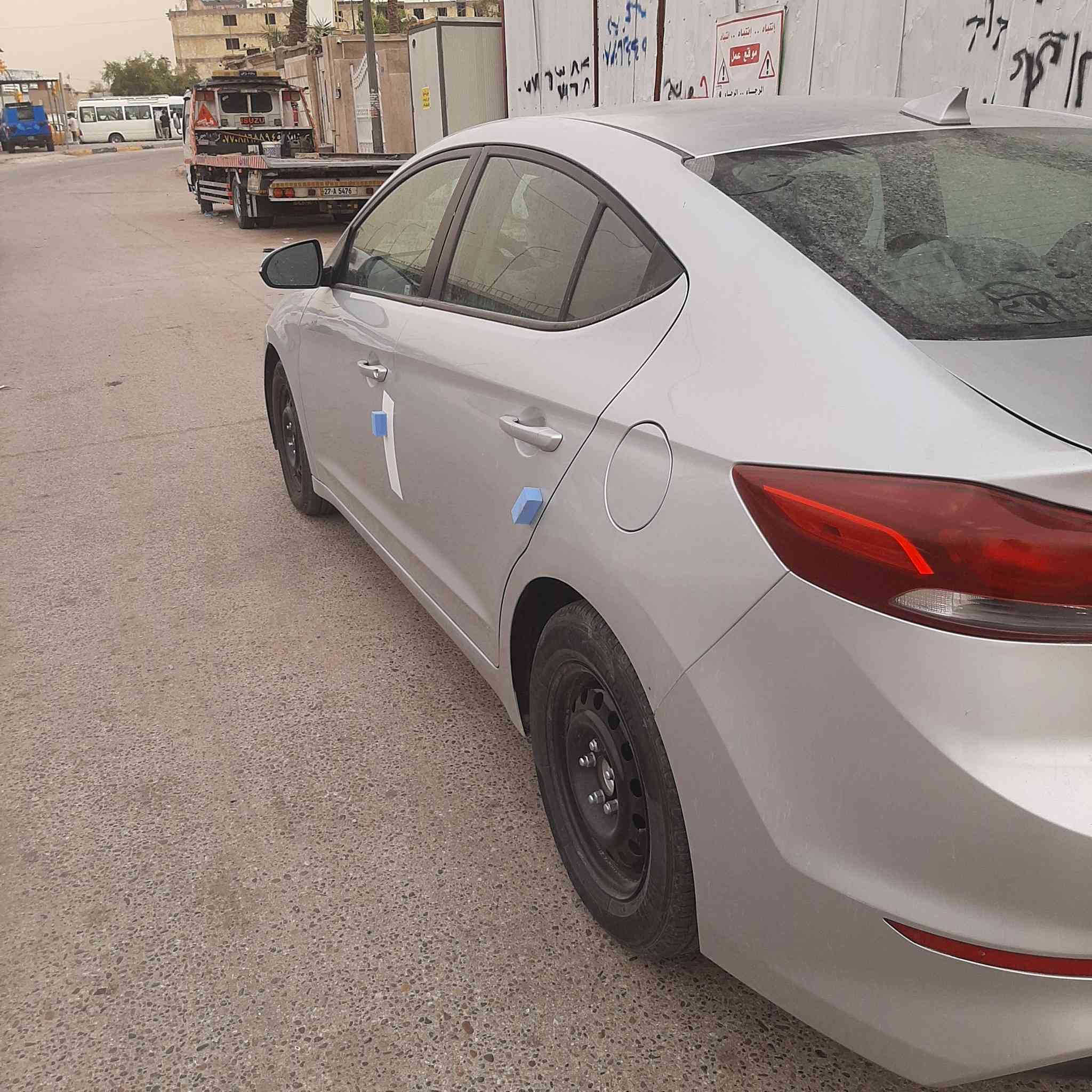النترا موديل 2017 اربيل الدولي ابو السنويه يسكن بغداد وارد امريكي صبغ بنيد     ونص قبق الجنطه شرط بدون  دواخل ارباكات سليمه باقي السياره مكفوله من الصبغ والتبديل بيها مكانات بارد والسونار موجود عالخاص المحرك والكير والتبريد على وضع الشركه صدر امامي خلفي غرفتها جديده ماشيه125الف مكانها بغداد حي القاهره السعر 117  ورقه للاتصال ***********
