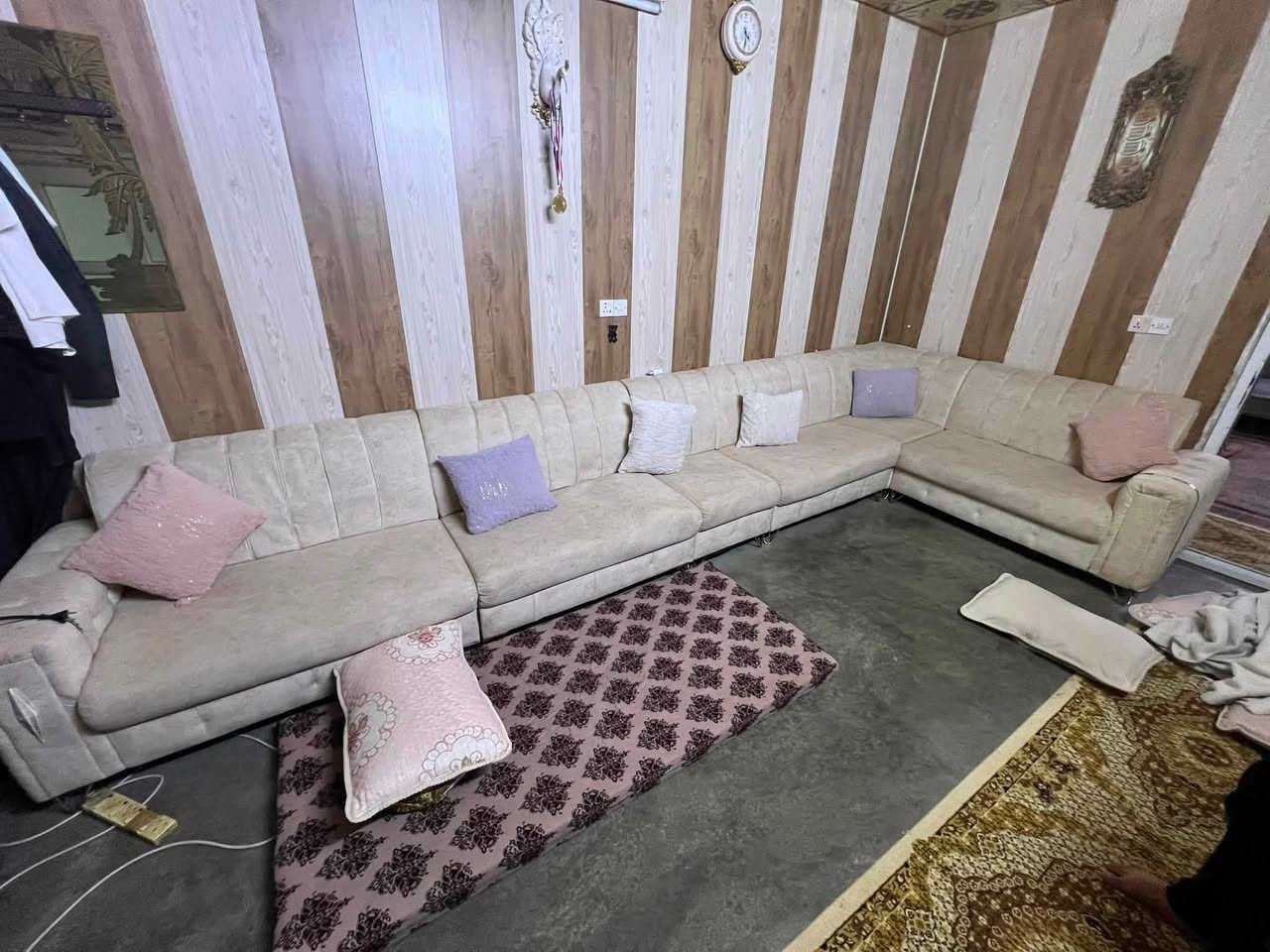 اثاث للبيع للاتصال *********** واتساب
