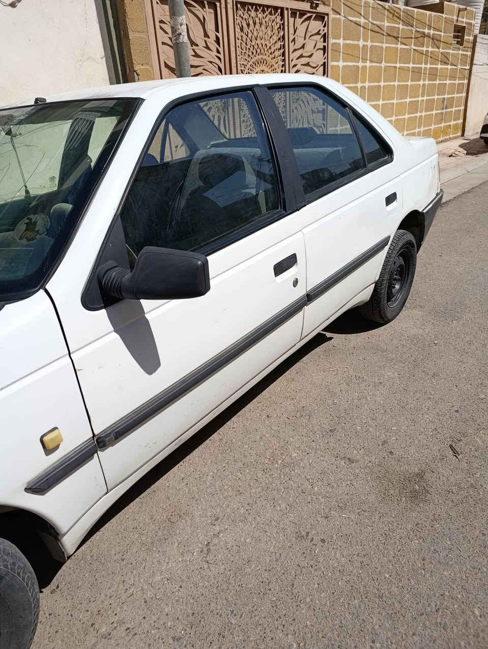 السلام عليكم بيجو روى موديل تسعه كربلاء سياره جاهزه تبريد حداديه تايرات نضيفه *********** مكانهه كربلاء السعر 28 وبيهه مجال
