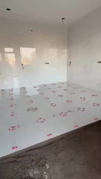 أعمال البورسليين والسيراميك: تنفيذ الأرضيات والجدران الداخلية باستخدام...