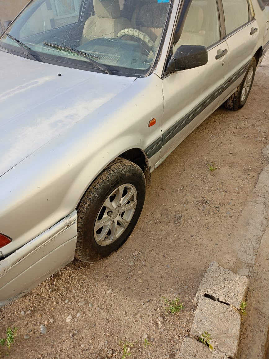 مستيوبوشي گلنت موديل 92  رقم بغداد الجديد سنوية  لل 2028  محرك سوناتا         2.0 لا صرف لا تبخير كير محرك كفالة السعر ٣٥ و بي مجال بسيط الرقم ***********
