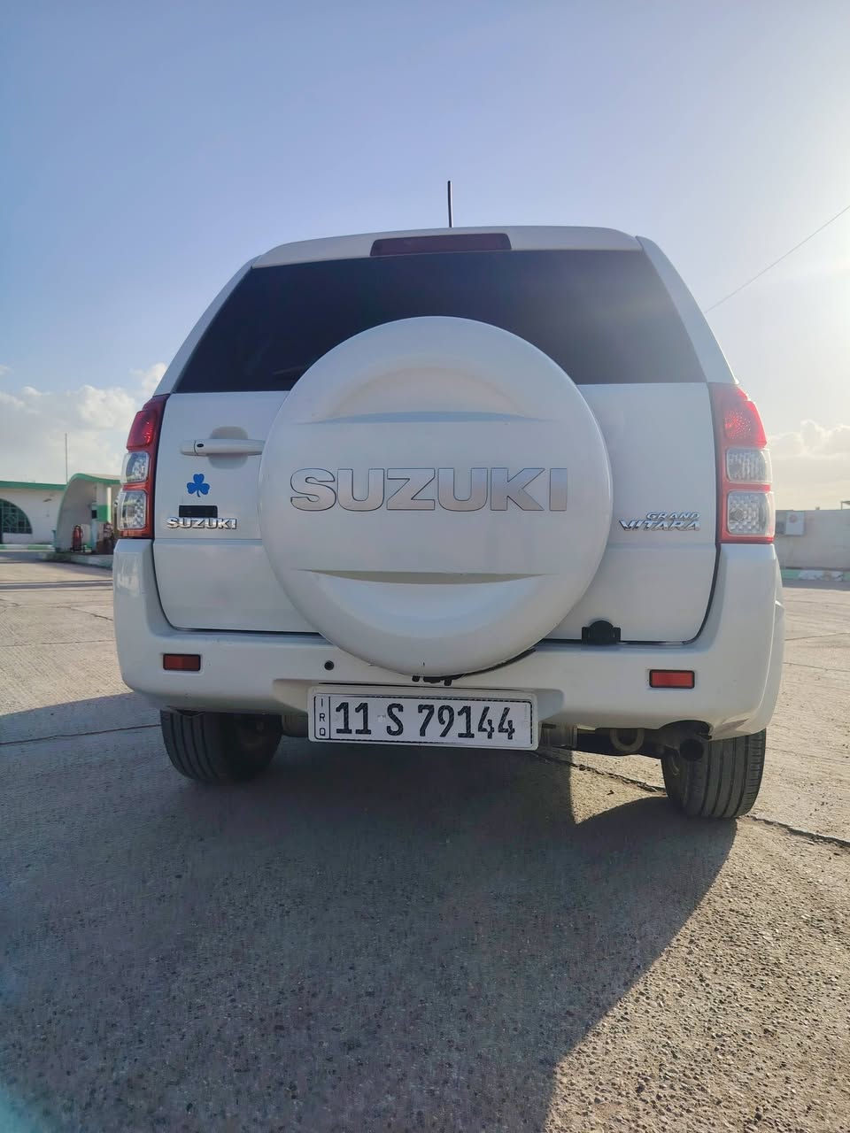 السلام عليكم ورحمة الله وبركاته
ساسوكي فيتاره ياباني موديل  2016 خليجي رقم بغداد حره باسمي شخصيا هزه جديده ورقم دولي
كفاله عامه من من صبغ او تبديل بيه رصعات اثنين بالجاملغ الخلفي واضحات
كير ومكينه بلاد كفاله لا تبخير ولا تنقيص ولا مفتوحات خلاص
سياره ادامه عامه من صدر حداديه
تبريد ثلج
تتفه
تخم تاير جديد باتري جديد منضومه زنون كامله
سياره جديده وما ملعوب بيه خلاص
ماشيه ١٨٤ حقيقي جرص، + اكلوب يشتغل من تعبر ١٢٠
كهربائي كله شغال 
 مكان بابل مشروع المسيب 
السعر 127 وبيها مجال حك الجيه اتصل ***********
