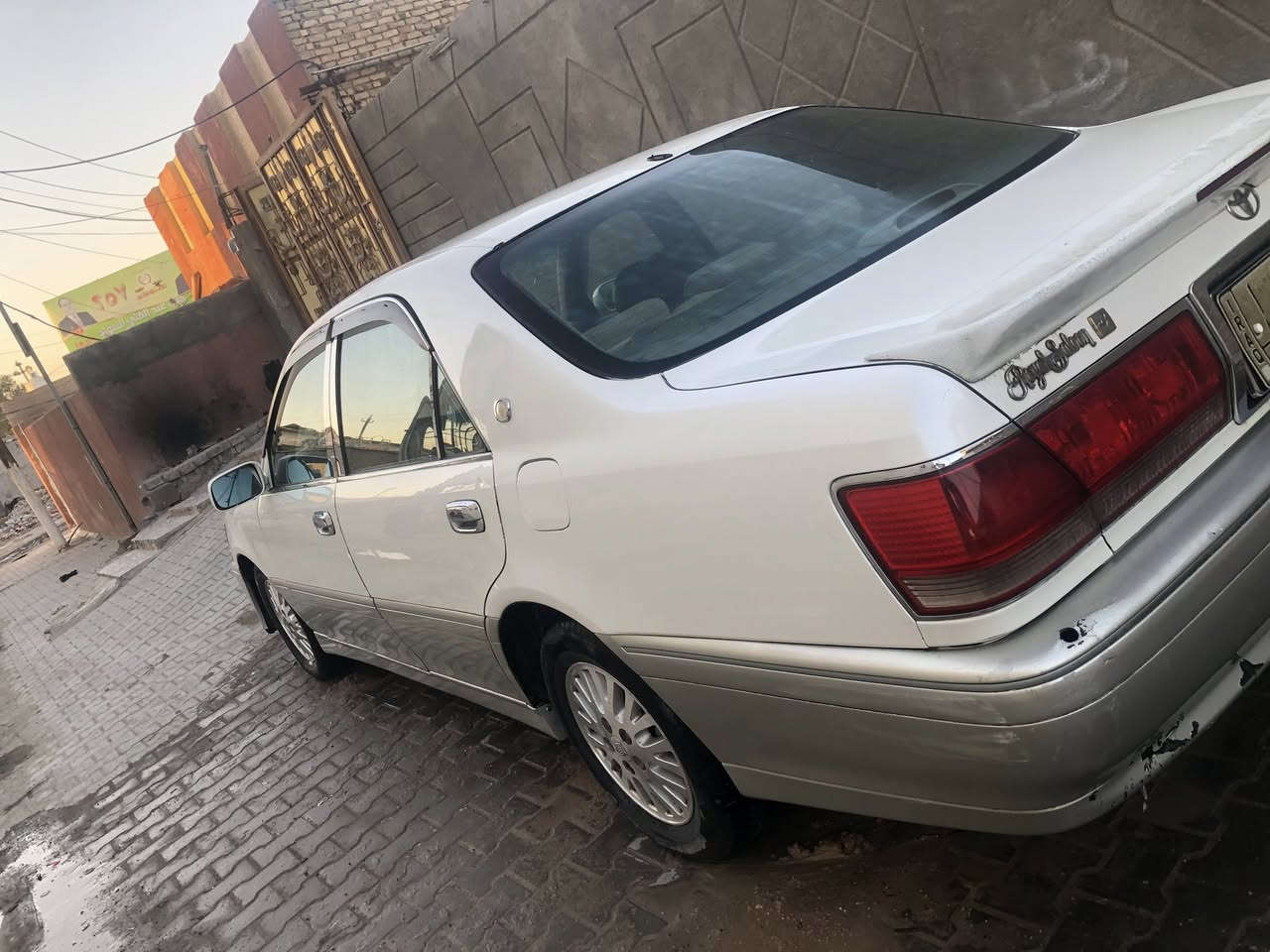 سلام عليكم ملكه للبيع او مراوس حسب القناعه رقم مميز سياره نقصها بس حداديه رقم التلفون ***********
