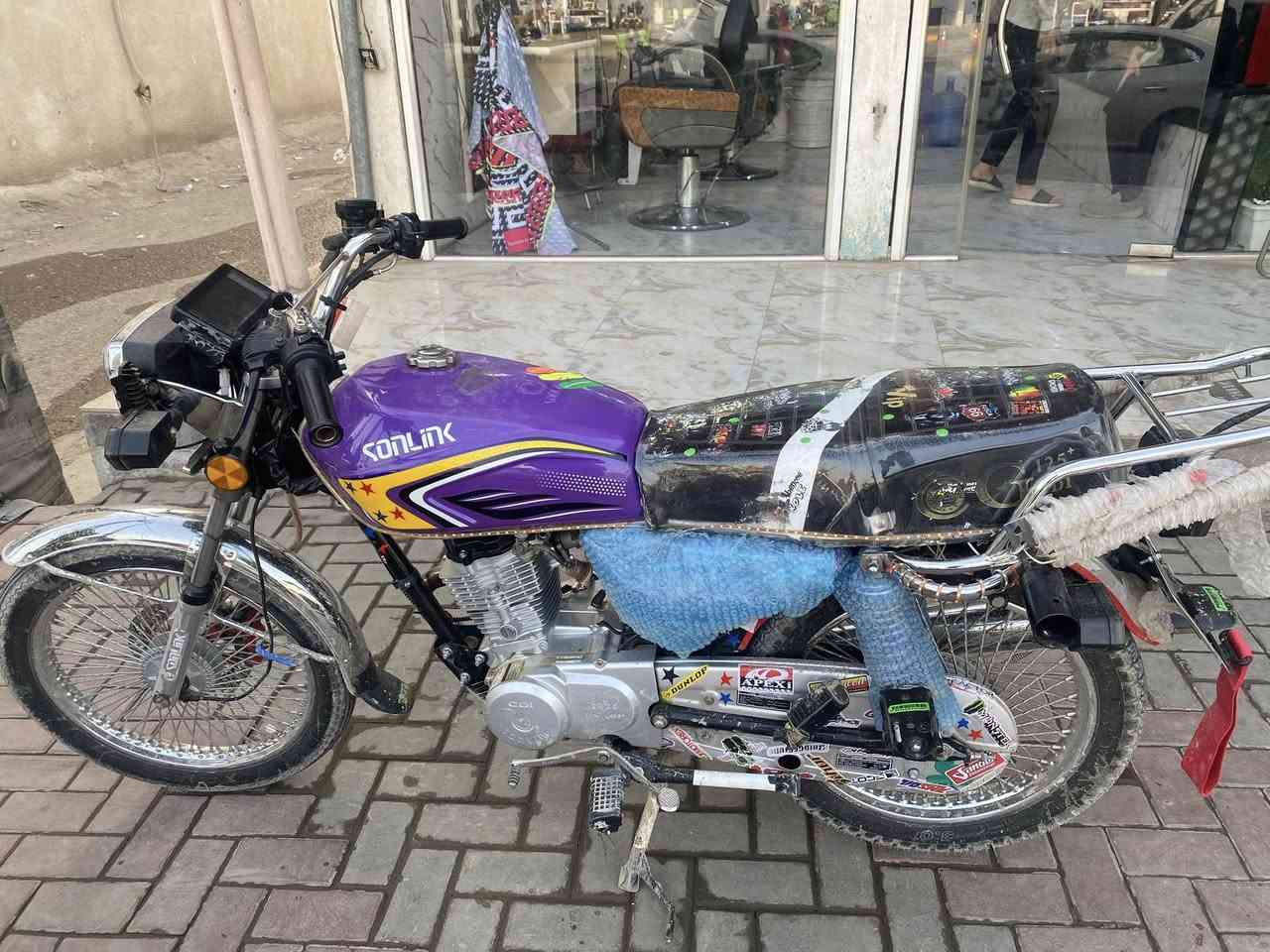 دراجة للبيع سونك 5كير مابيه اب نقص اوراق الدراجه موجوده العداد شاشه كهربائيات شغاله كله دراجه هندر واحد سعر 800وبيه مجال***********
