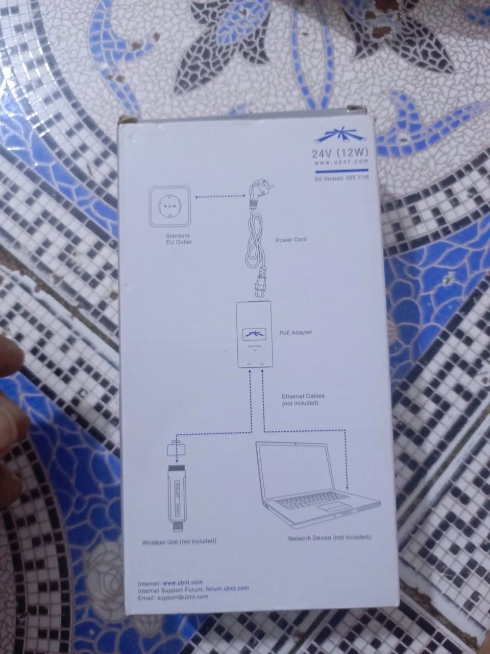 للبيع شلعة أجهزة انترنت ومحولات وكابلات باور وكابلات انترنت cat6
وايربودات ما فاحصهن تصفح الصور
المهتم يتصل -يراسلني يوجد توصيل
واتساب ***********

