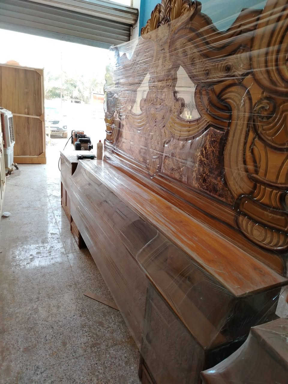 غرفة نوم ٦باب طابقين صاج السعر ٧٥٠ الف العنوان بعقوبة كاطون شارع أبو رباح مجاور مرطبات السيد *********** مزاد ابو كرار الغريباوي
