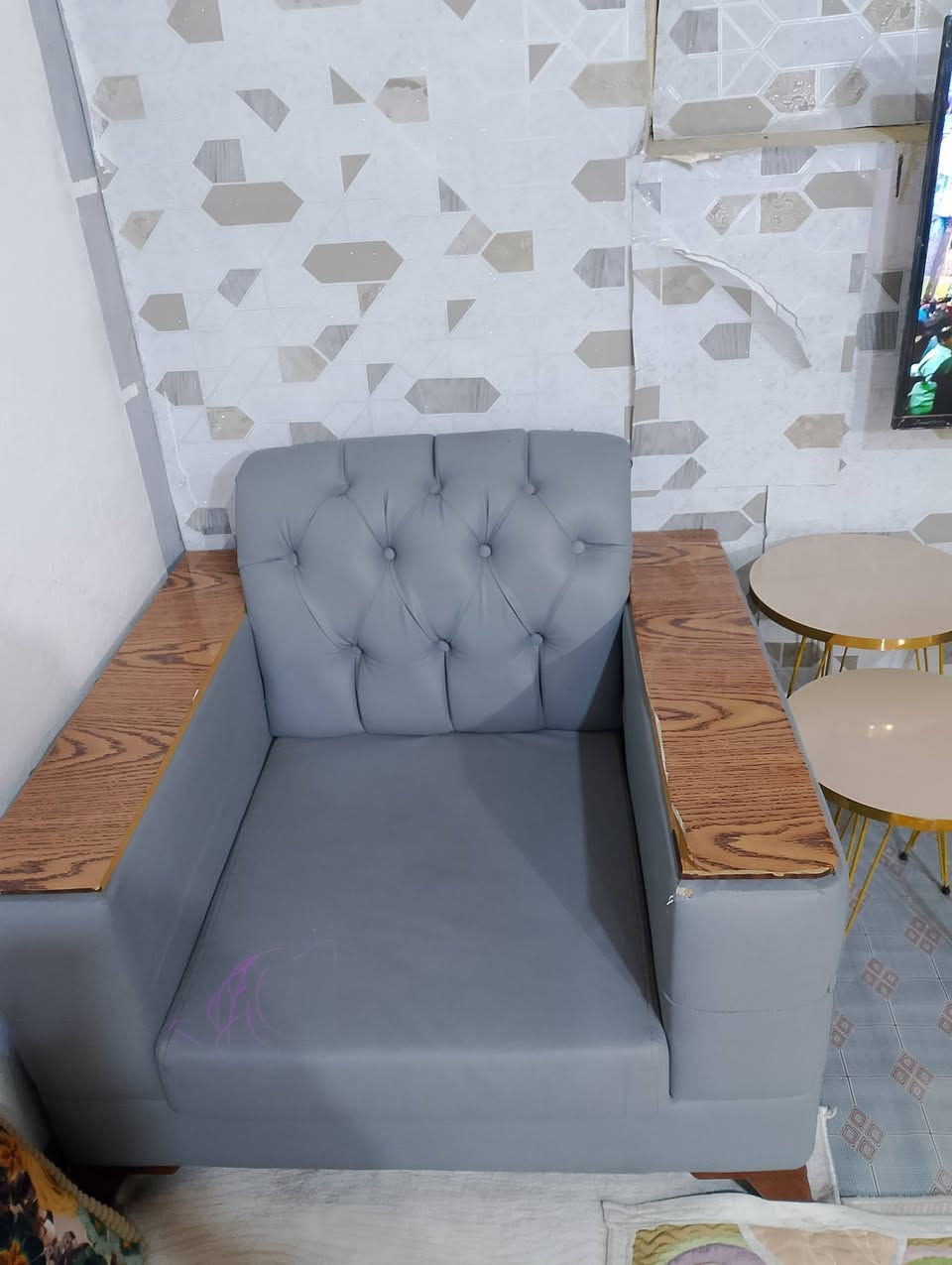 قنفات مكتبي 3 قطع ب 150وبيهن مجال برده قياس 3 امتار ب20


**إذا كنت صاحب هذا الإعلان وتريد حذفه لأي سبب، رجاءا أرسل رسالة إلى الدعم الفني**