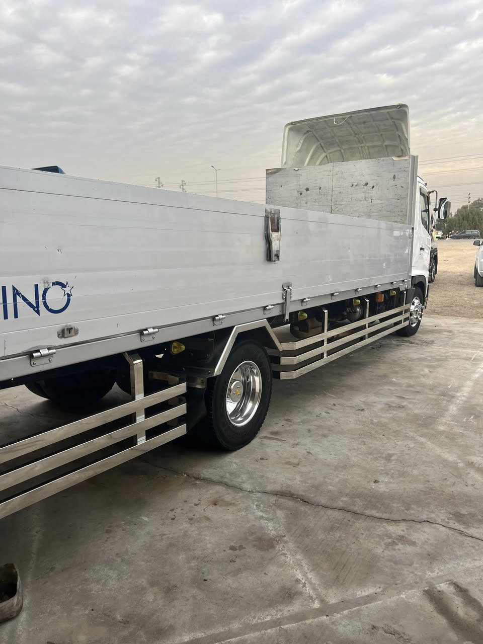 السلام عليكم سياره للبيع دخول جديد
موديل 2023رقم بغداد مكينه 80عادي سته وربع بلادي

العنوان واسط الصويرة ***********
