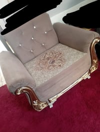 تخم • ٤ قطع • صوفا