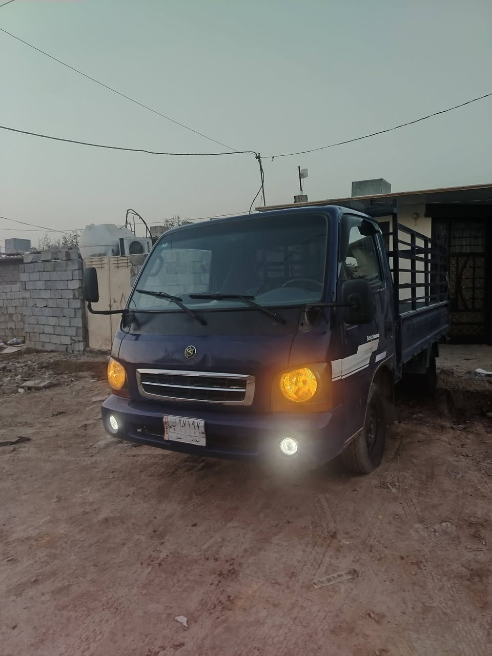 سلام عليكم كيا ام عيون الموديل 2002 سيارة خير من الله السياره بلادية  المحرك 3000 السعر 65 و بيهة مجال المكان ديالى بعقوبه الرقم ***********
