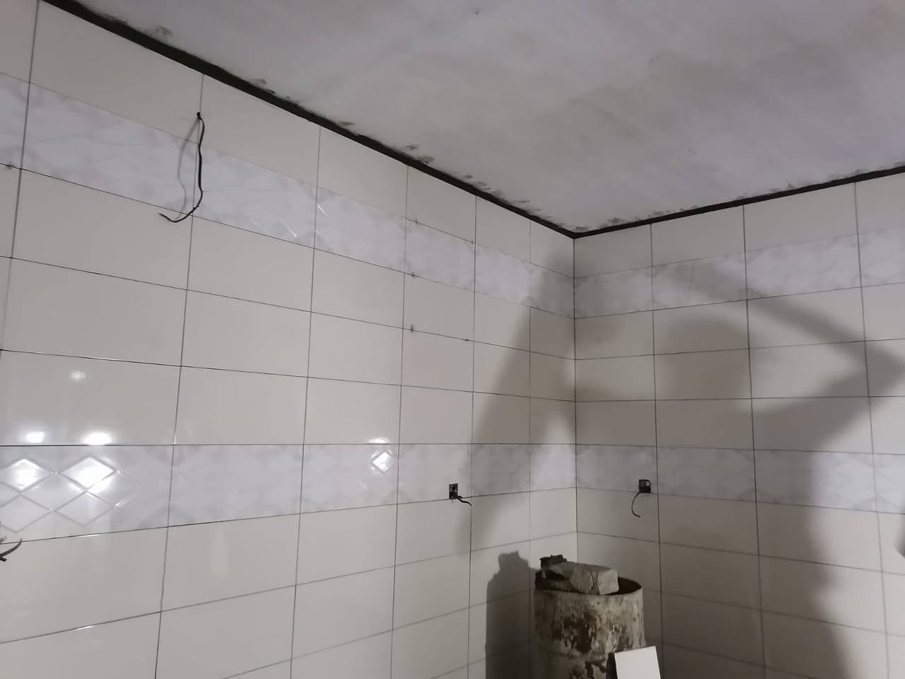 خلفه سيراميك كاشي ادروجه بورسلين متفرق حالين للستفسار التصال على الرقم ***********
