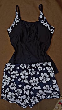 ملابس • تخفيضات • اخر قطع