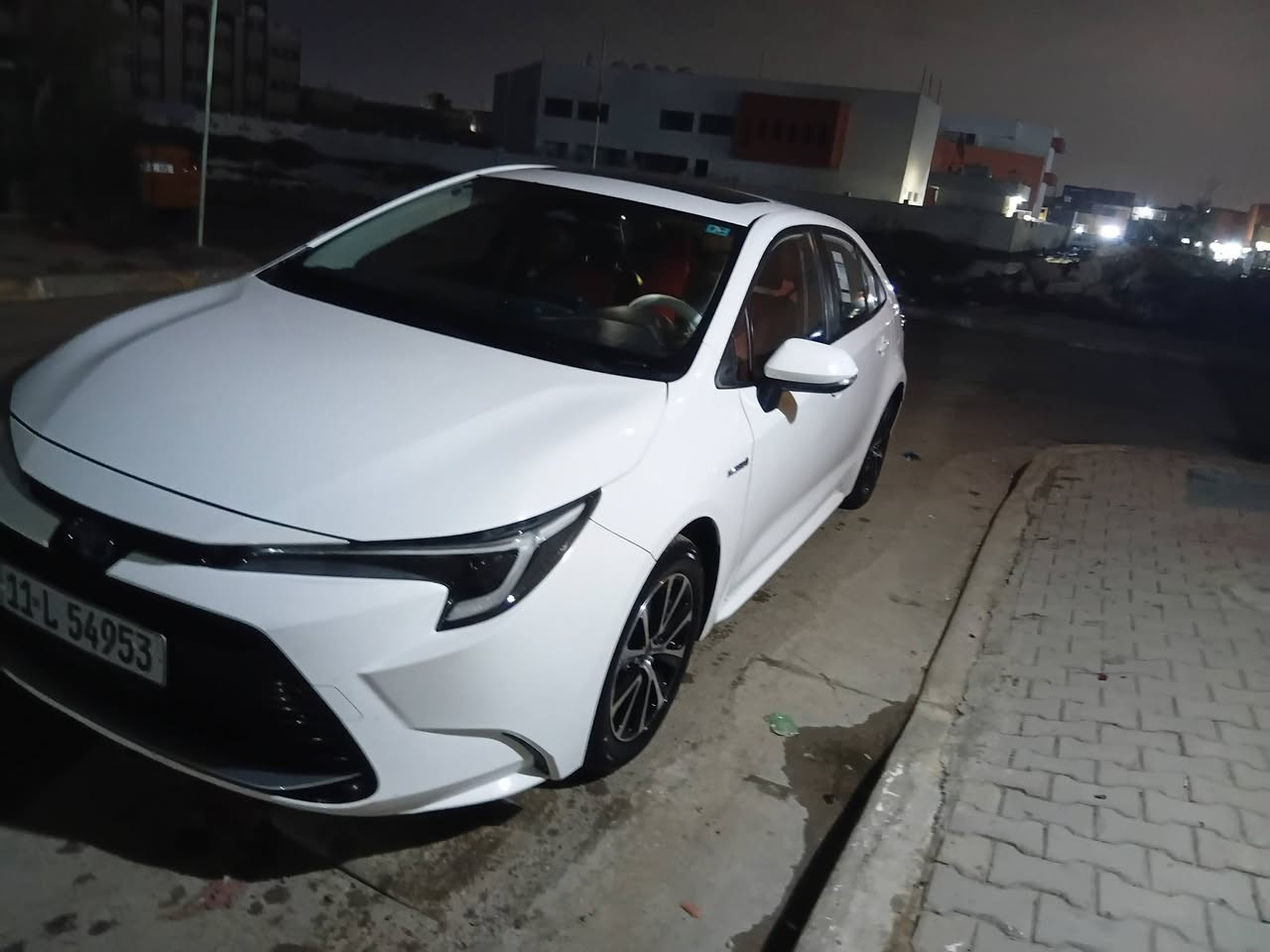 سلام عليكم 
كورلا موديل 24 هيبرد حرة بسمي تحويل ثاني يوم 
معروفه مواصفاته سيارة مكفوله دحكه جاملغ خفيفه موضح بصورة سعر ١٤٠ رقم ***********
