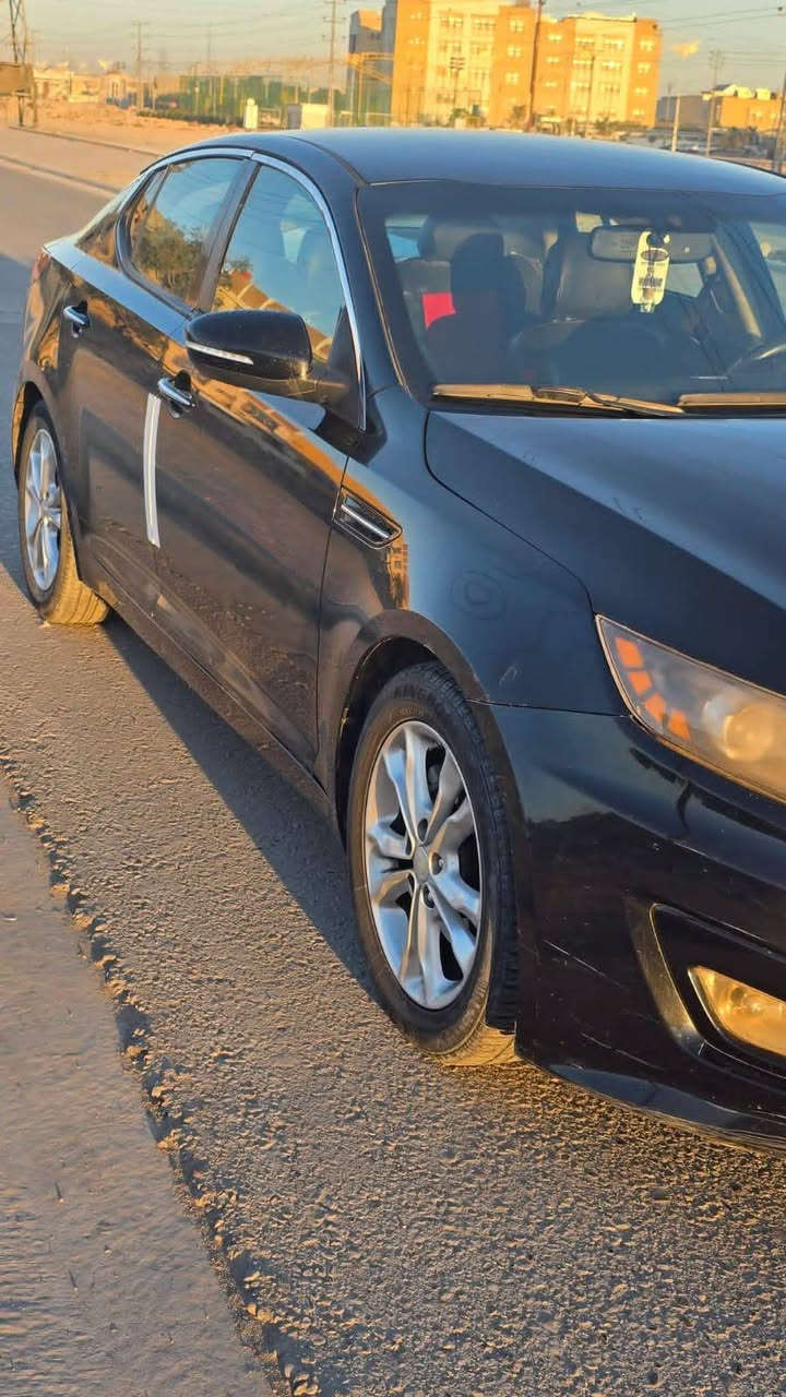 السلام عليكم
كيا اوبتيما موديل 2013امريكيه طابه كلين 
وبلعراق نصبغ لبنيد فقط ولباقي كله مكفول 
تبريد ثلج تدفئه حداديه تخم تاير السياره جاهزه للخير 
السعر 98وبيه مجال قليل حك الجيه 
مكاني كربلاء***********
