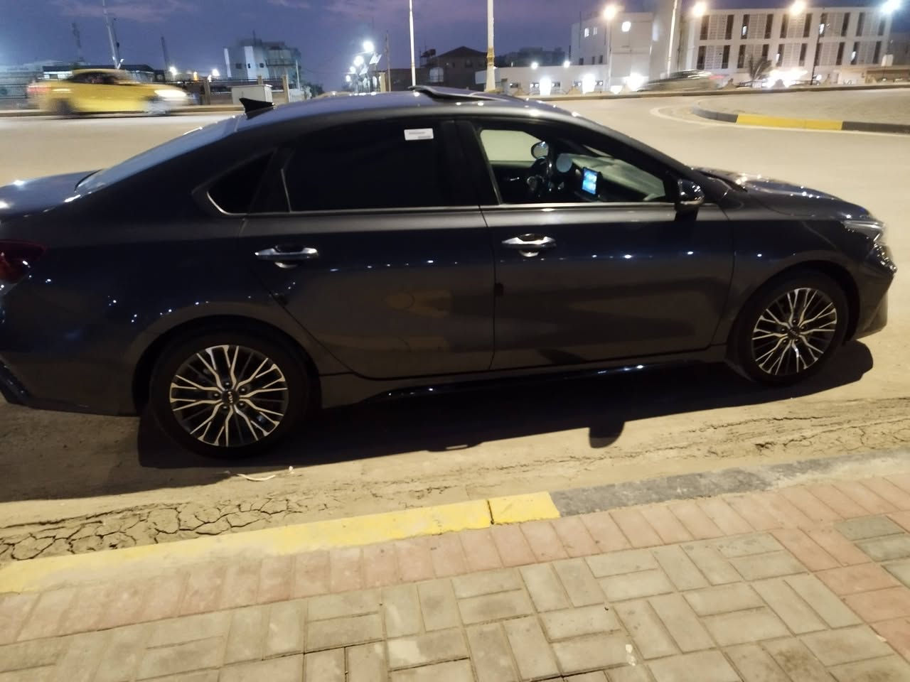 سيراتو موديل 22 خليجي رقم مثنى معوقين فول مواصفات اعلا فئه بصمه فتحه كشن كهربائي شاشه كبيره كامره دواره تبريد قطعتين تحكم بلستيرن مثبت سرعه مري شفط اشاير بلمري اناره ابواب عند الاقتراب لد امامي وخلفي نهاري ويل كروم تخم تاير جديد محرك 1600 شرط ماشيه 70 بيه قبق جنطه مبدل وجاملغ خلفي رش سعر 143 وبيه مجال لطيبين بيع او مراوس 
***********
