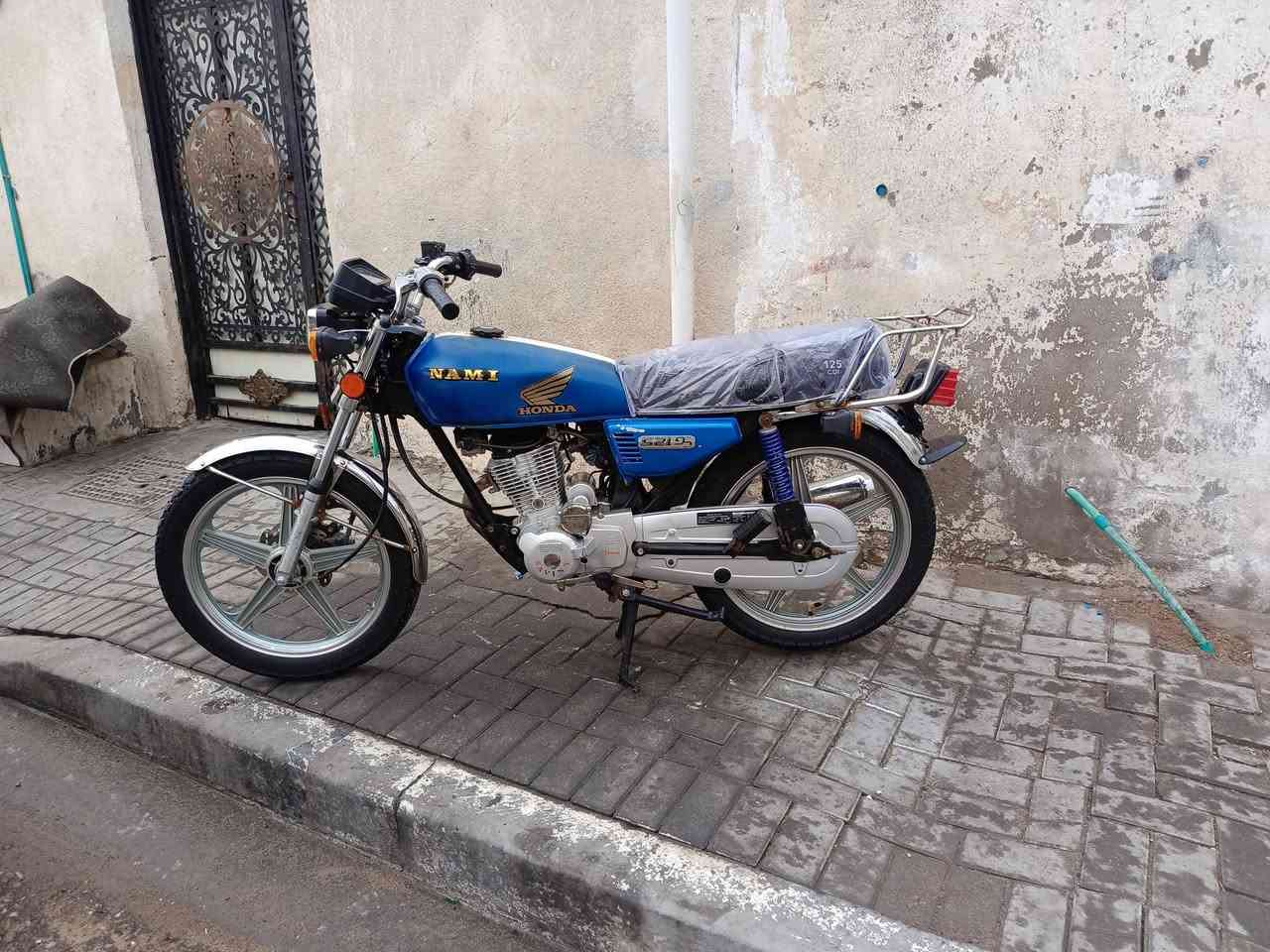 السلام عليكم دراجه للبيع اوراق اوراق سحب الموديل 21 السعر 600 وبيها مجال
مكاني بصره القبله 
***********
