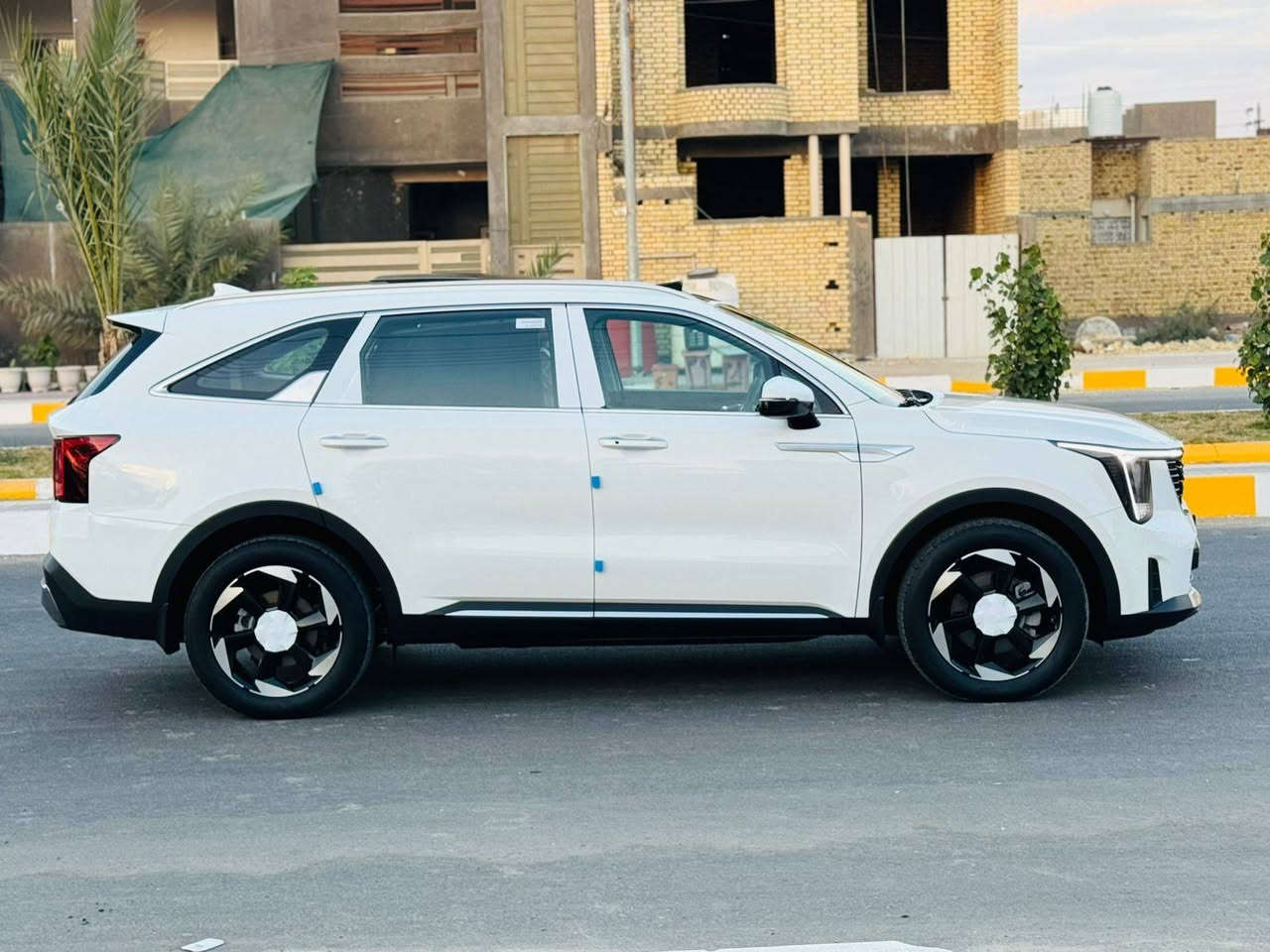 سورنتو البيع موديل 2024 وارد خليجي كفاله عامه فول موصفات اعله فيه رقم بغداد حره تحويل مشروع وطني مكان السياره الناصريه مركز السعر 315 وبيه مجال النتصال ع *********** واتساب موجود
