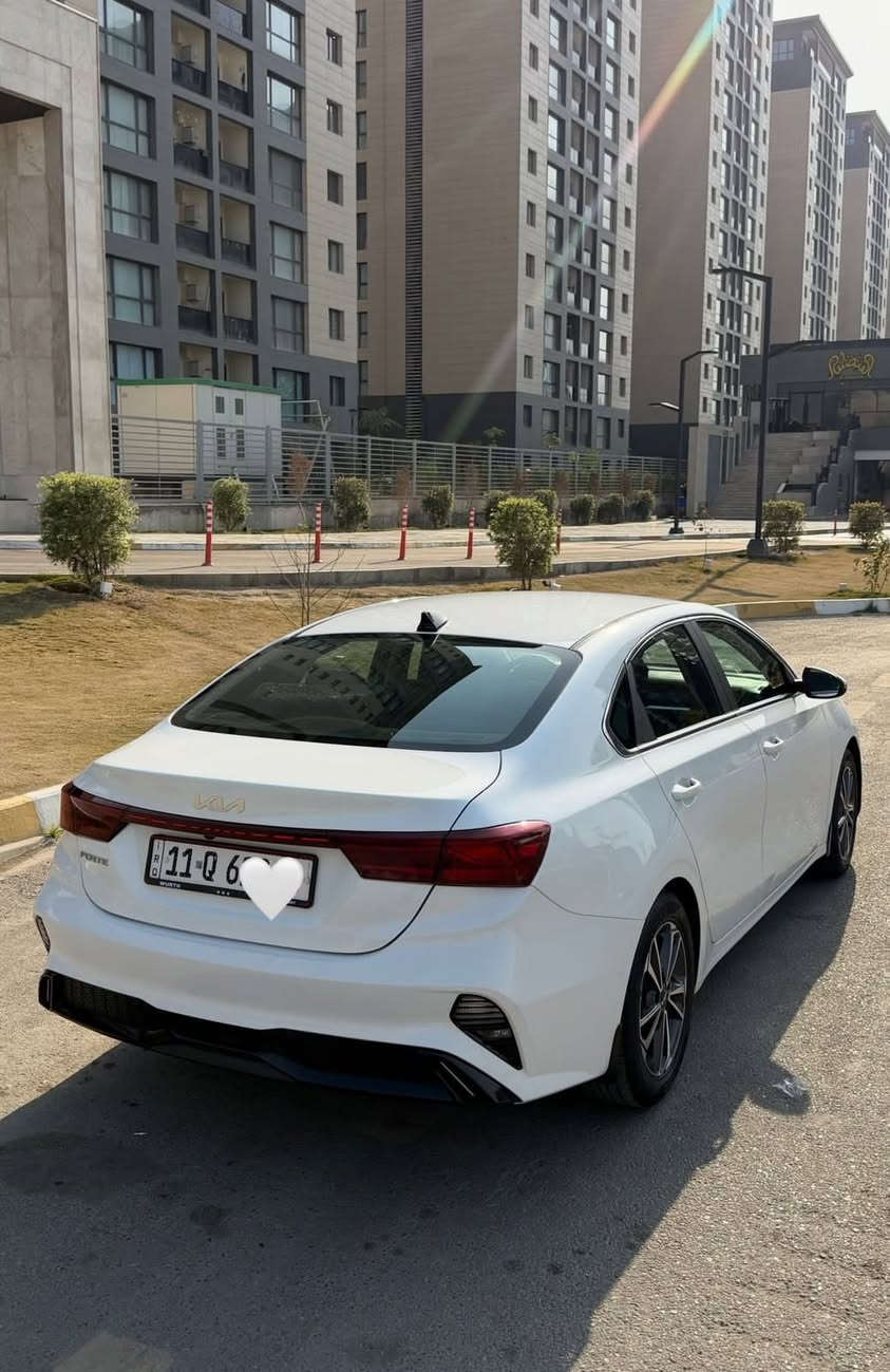 السلام عليكم
كيا فورتي لون ابيض صدفي موديل 22 رقم بغداد بأسمي تحويل ثاني يوم بدون ايرباك حادثه حرق بسيط وشخوط بالبنيد والجاملغات  مصبوغه في امريكا 
رقم بغداد الجديد الدولي ابسمي
  موصفات السيارة
رادار امامي
تحديد مسار
توقف ذاتي 
تبريد قطعتين
ثلاث وضعيات قيادة
تدفئة كشنات وستيرن
شاشة كاربلاي
شاحن وايرلس 
مثبت سرعة
تحديد مسار
مانع انزلاق
كاميرا دواره
تحكمات ستيرن 
سيارة مكفوله من الحادث ايرباكات سليمه
شرط الفحص سونار موضح بالمنشور وصور الحادث 
مكان السياره بغداد حي الجهاد 
السعر 142 وبيها مجال 
***********
