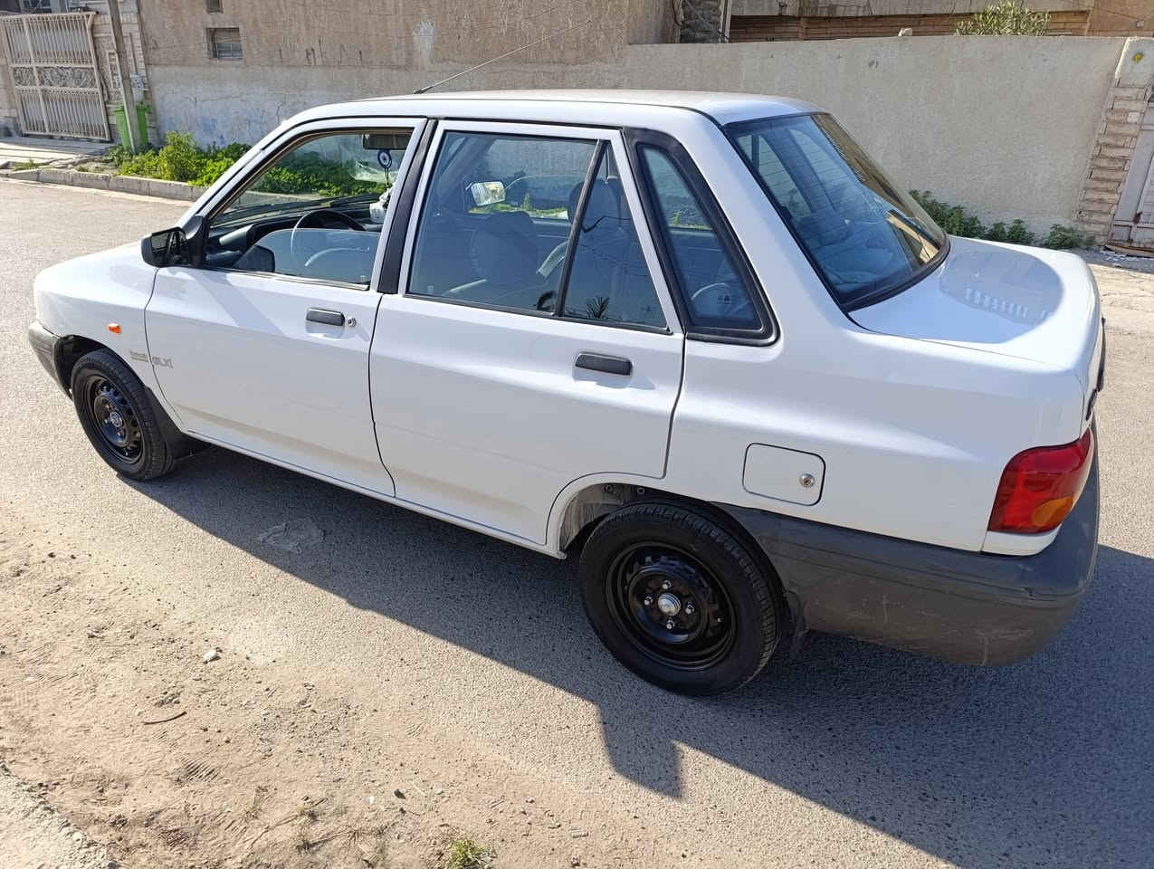 السلام عليكم للبيع سايبا موديل 10 بسمي رقم بغداد سنويه لغايه 2029جاهزه السياره تخم تاير  صدر جديد تبريد كله جديد منضومه كامله كير ومحرك بحاله جيده مكفوله من الخياس بيهه فقط بارد شي قليل مكاني بغداد السعر 52 الاستفسار ***********
