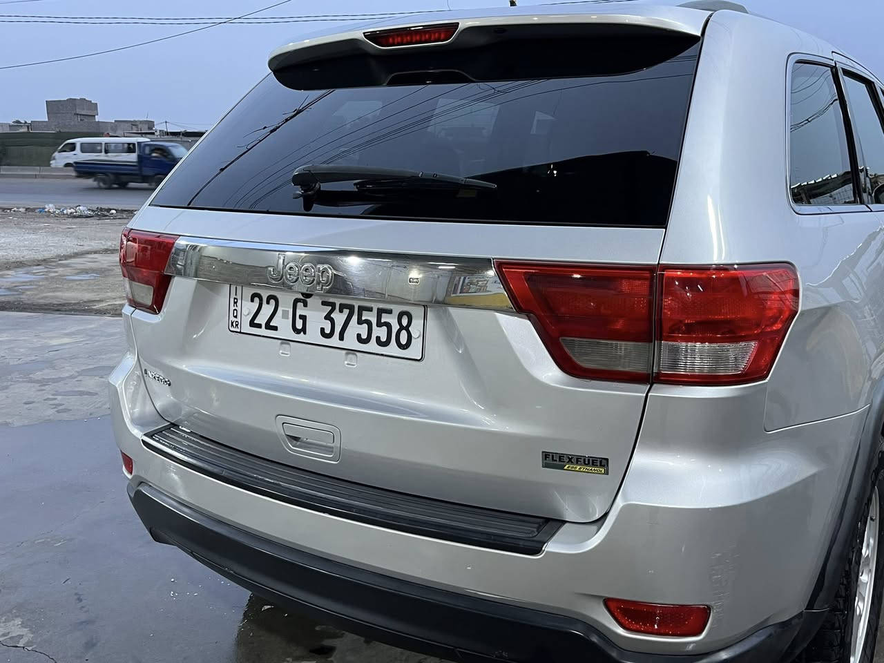 سلام عليكم 
جيب لاريدو موديل 2012 
كلين كفالة من صبغ ولبارد سونار موجود 
السعر 165 وبيه مجال العنوان بغداد 
رقم موبايل ***********
