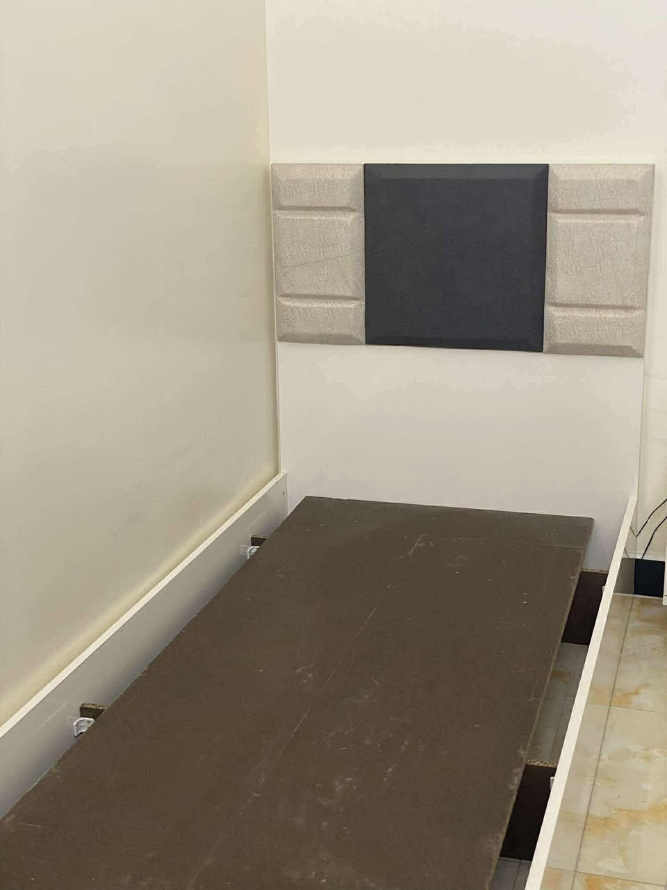 غرفة تركية شبابية نضيفة جديد استعمال شهرين فقط بعدها بالنايلون(سرير و كومدي و كنتور و ميز مرايه)  شخط مابيها نظيفة دابيعوها علمود عندهم  شيله ب450 بيها مجال
بغداد الكاظمية /الطي


**إذا كنت صاحب هذا الإعلان وتريد حذفه لأي سبب، رجاءا أرسل رسالة إلى الدعم الفني**