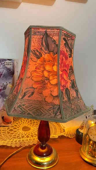 السلام عليكم تيبلام انتيك نحاس مع خشب بشت مورد راقي جدا العنوان بغداد موجود توصيل جميع المحافظات السعر الأدنى للبيع ٢٥ واتساب ***********
