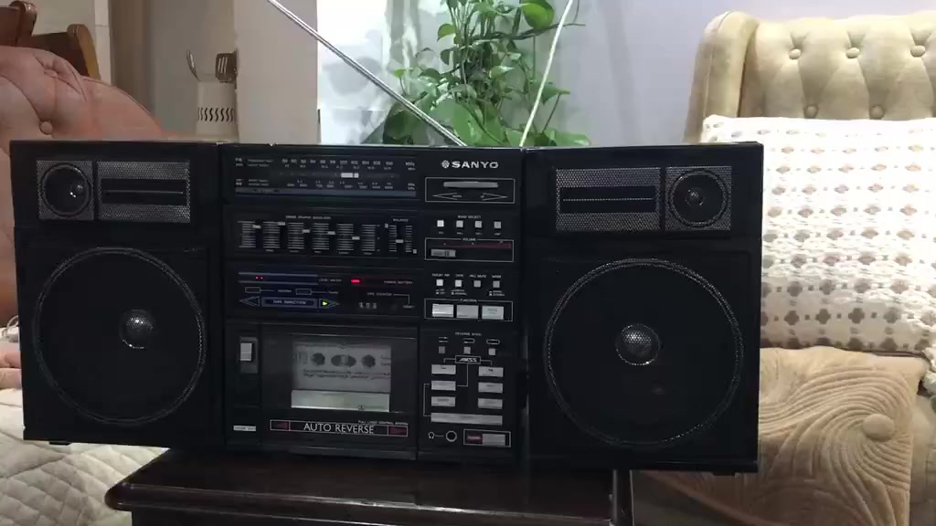 السلام عليكم 
راديو ومسجل  سانيو  ب١٠٠الف 
بغداد


**إذا كنت صاحب هذا الإعلان وتريد حذفه لأي سبب، رجاءا أرسل رسالة إلى الدعم الفني**