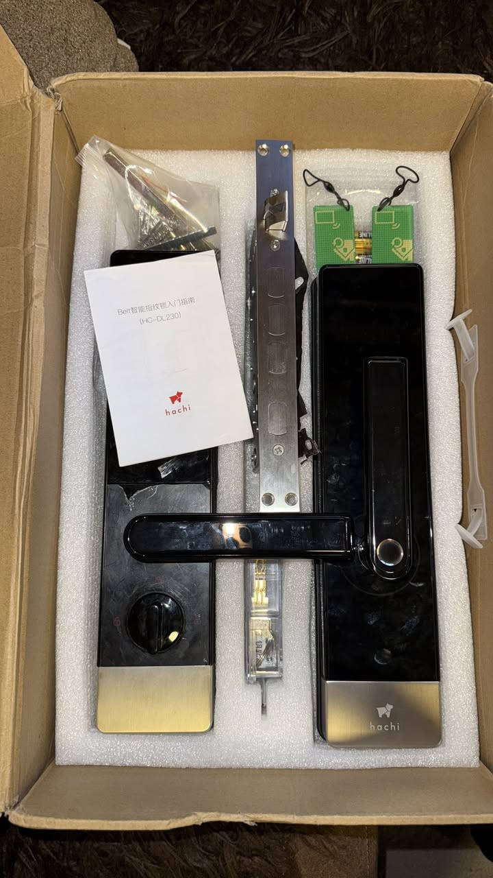 سلام عليكم 
كيلون باب سمارت حجم كبير 
يفتح عن طريق البصمه والكارت ورقم سري ومفتاح
من ارقى الانواع


**إذا كنت صاحب هذا الإعلان وتريد حذفه لأي سبب، رجاءا أرسل رسالة إلى الدعم الفني**