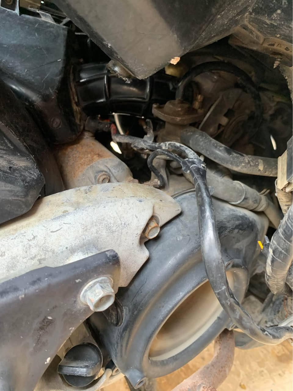 سكنس فحل كامله سلف هندر نكره الدراجة كامله كلها ابلاديه وختم واحد ابريكات دبلات تايرات كله ابلادي ونضيف كهربائيات كلها شغاله اوراقها موجوده الدراجه المحرك لاصوت لاتبخير لانضوح ناعم وابلادي كابريتر وسلف ابلاديات ما مفتوحات جيب وياك عشر فيتريه السعر 550 مكاني بغداد العبيدي شهداء الثالثه*********** بغداد, العراق
