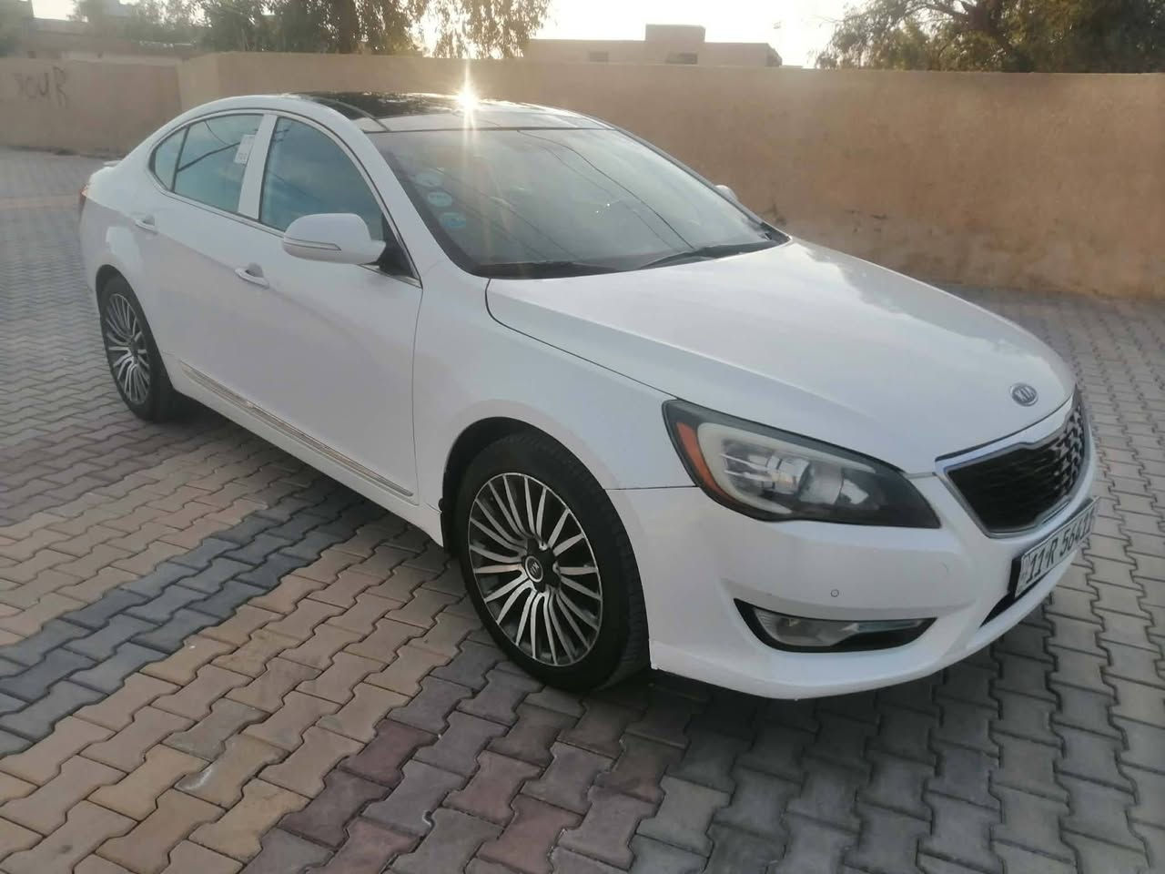 السلام عليكم

كادينزا2013خليجي محرك 3.5 V6 خليجي

مكانها واسط

السياره VIP ملكي والمواصفات معروفه : -

1-بصمه

2-بانوراما

3-تبريد ثلج قطعتين

4-مري شفط

5-لد ترحيب باليدات والبوب

6-حساسات

7-كاميرا خلفيه

8-نظام صوت من شركة انفنتي 12سماعه

9-لد ابيض

10-كشنات تدفئه

11-كشنات كهرباء

12-ويل 19

13-برده خلفيه  
السياره مكفوله كفاله عامه ماعد االبنيد صبغ 
السياره خير من الله تخم تايرات اصلي  صدر جديد تبريد ثلج كلشي مناقصها ميزانيه وبلنص ودسكات تخم بلكات وتخم مجاول وقاعدة فيت بم وباتري كله جديد سياره متصرف عليها دينار لاتنقيص ولا تبخير ولا حماوه محرك جديد  وما متعبها نهائيا سونارها مرفق با المنشور  
السعر 125وبيها مجال للطيببن
للاستفسار اتصال ***********
***********
