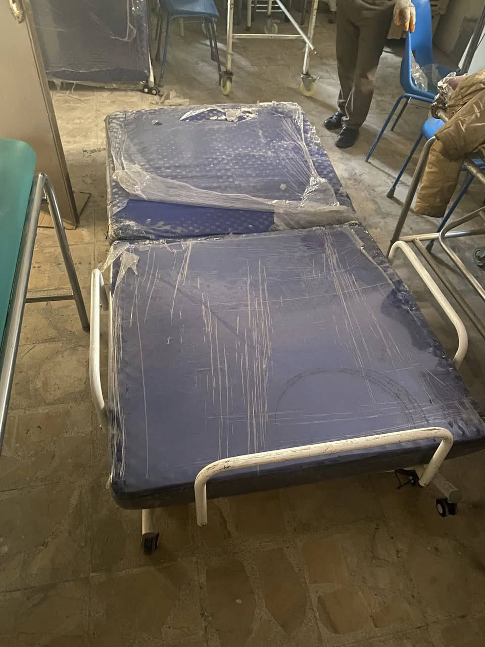 توفرت وجبه جديده من اجهزه طبيه ومختبريه واجهزه العلاج الطبيعي جديد ومستخدم وكذالك يوجد اثاث طبي لتواصل على واتساب ***********
