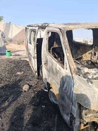 نيسان يورفان موديل 12 رقم بغداد ڤان حمل للبيع محروقه سنويه جديده ارقام...