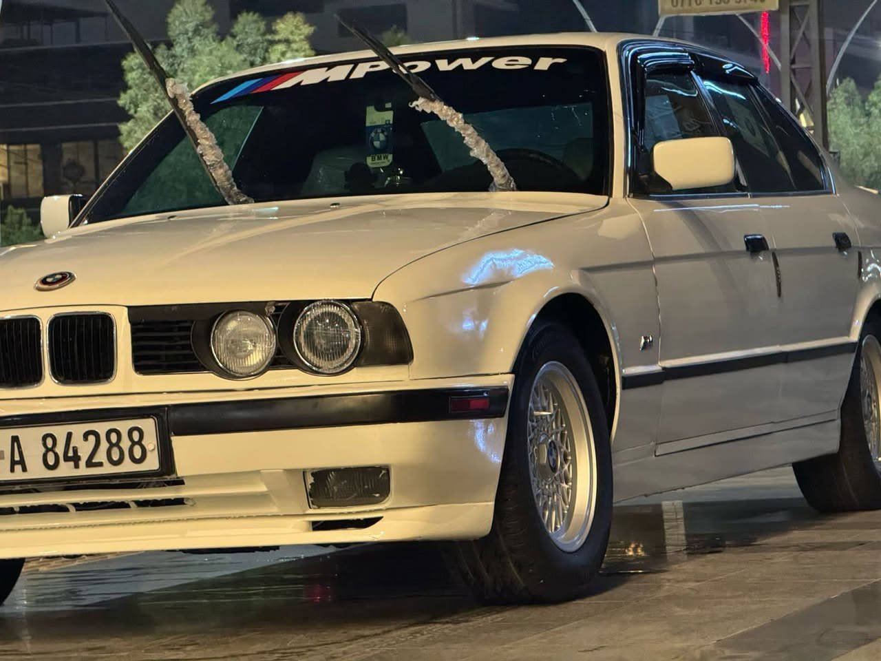 BMW520 1991 گێر عادی بۆیاغ عام بۆ جوانی چاملغی لای سایەق کەمێک ناوی گرتوە تیکمەکەشی گرتوە گێڕو مەکینە بەشەرت دەعامێکانیشی شکاوی تیایە 
***********
*********** كركوك, العراق
