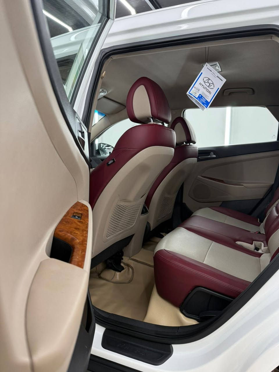 توكسان خليجي موديل 2017 مواصفاته معروفه شاشه كبيره داخل صاج كشنات جلد المرغوب السياره بأسمي تحويل ثاني يوم السعر 170 وبيه مجال بسيط للاستفسار ***********
