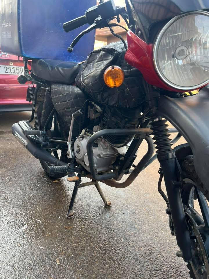 يا الله بوكسر جبلي موديل 22 نازله اخر شي محسوبه 23 ام الستاند الدائري معروفة الدراجه رقم بغداد وسنويه بأسمي مجفتة مره وحده على ايدي تجفيت شركة وكالة بشرط الدراجة عليها تخم تاير جوبلس شرط جديد ملاحظة الدراجة مجفتة فقط بوشه وبستم بدون فشك مكينة السعر المطلوب مليونين 200 مكان الدراجة الدورة حي المعلمين 
*********** متواجد واتساب ورصيد
