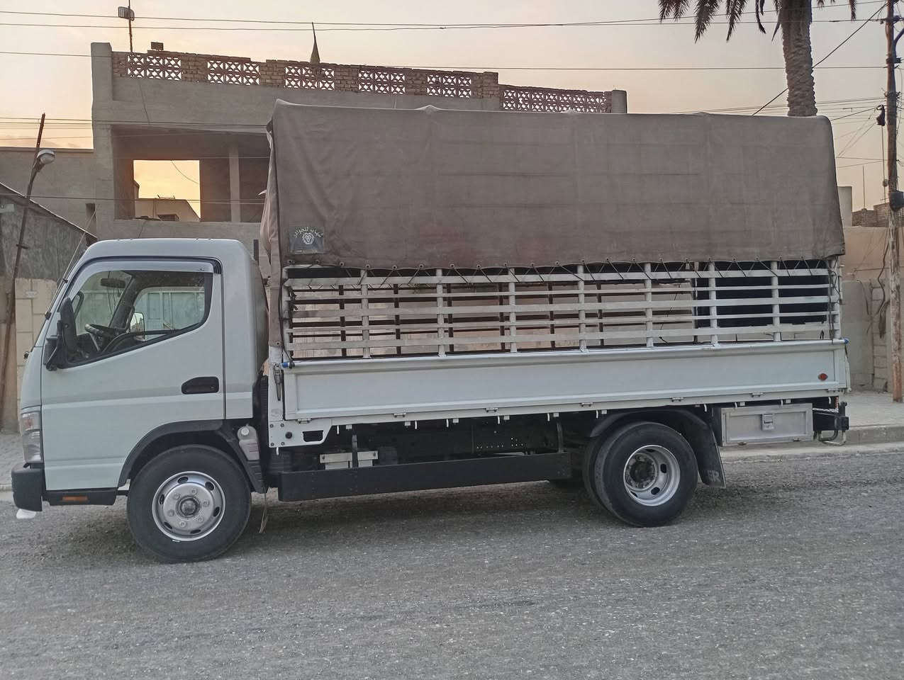 سلام عليكم 
البيع كنتر مسوبوشي حمل  موديل 2018
سياره جاهزه من كير- محرك اكسن 
المكان بغداد المحموديه 🏡 
التواصل /***********
