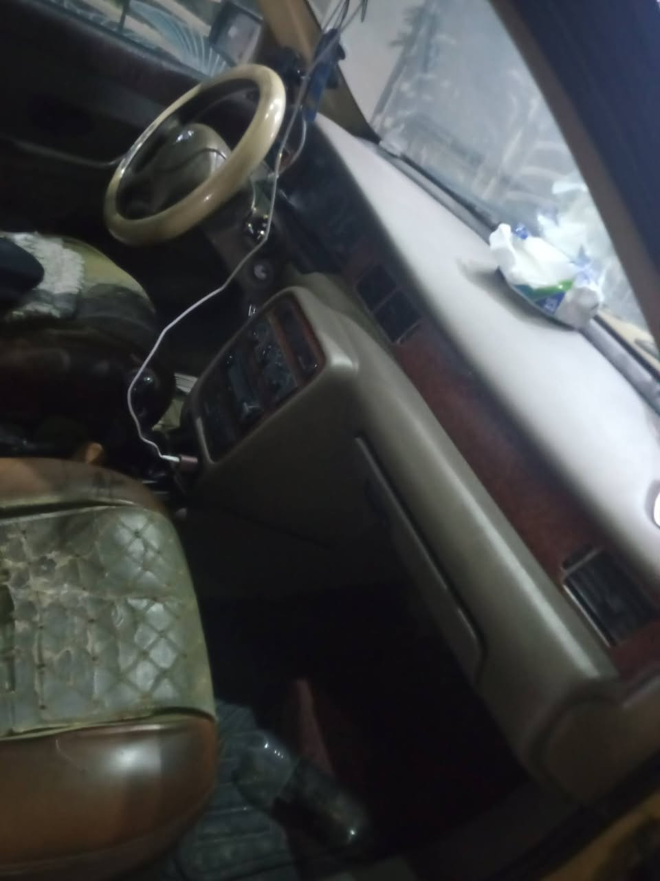 سلام عليكم سمند 2012مكينه مجفته جديده واي تنقيص مابيها خير من الله وغراض كلها اصليه كير جيد كهربائيات شغاله بيها  هزه جديده رقم جديد جامه جديه مصفره هيئه وغرامات ماصار ايام من مصفرها  بشرط كبل تحويل سياره بسمي سنويتها 29 بس يرادلها دوشمه فقط تبريد رادله فريز فقط كبمريسر جديد مكاني بغداد سعر 30وبي مجال شي بسيط  حك الجيه رقمي ***********
