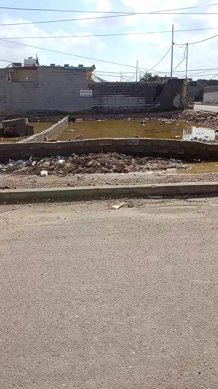 سلام عليكم قطعه أرض ركن للبيع مساحته 400 الواجهيه20 النزال 20  سبع قصور شارع كريش ***********
