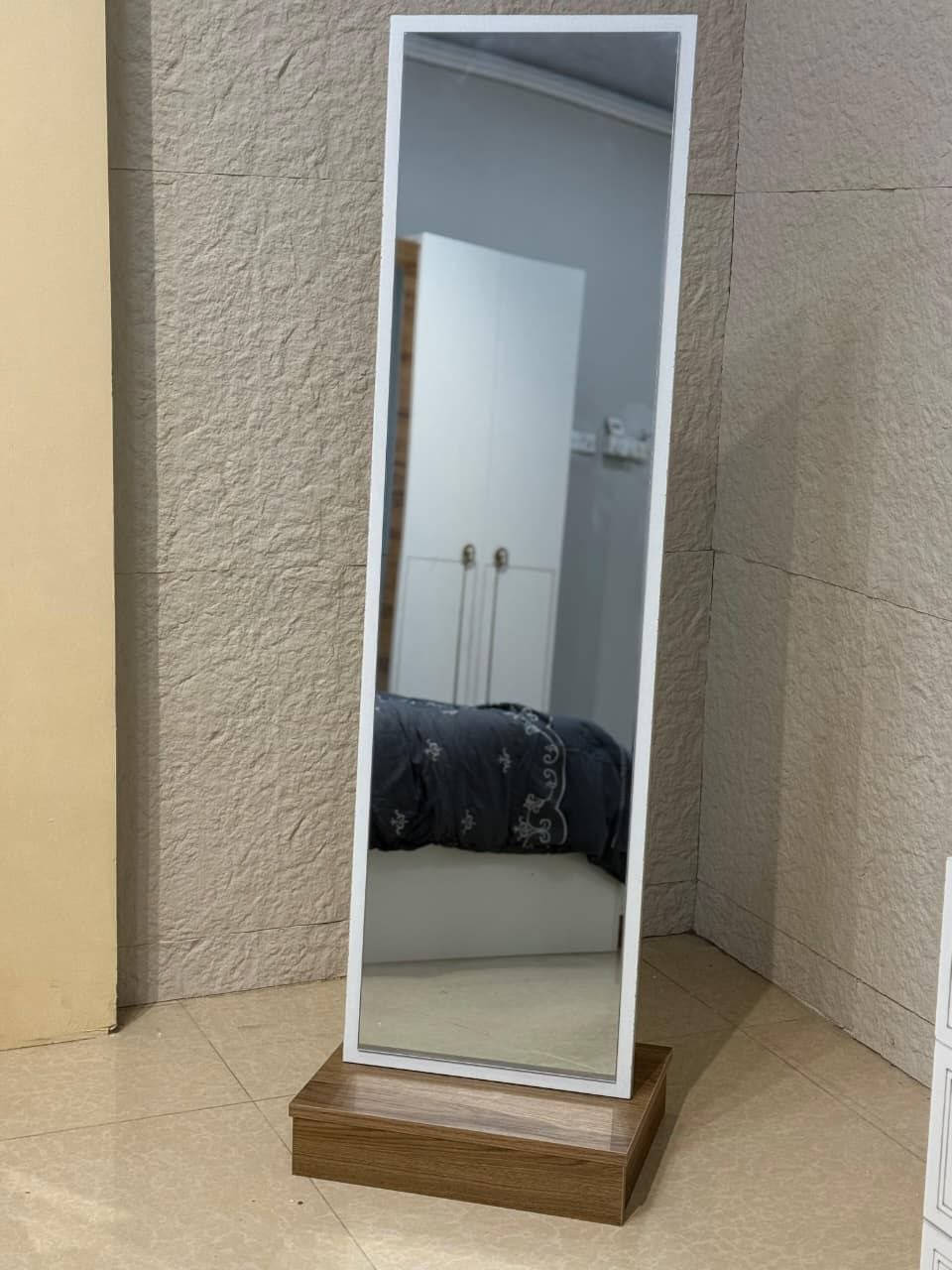وصول غرفة نوم دوريان 10 قطع معمل اصلي درجة اولى📢

نفس الصورة بالضبط💯
برغي وجوي حديد
سرير جك خزان 
انارة ذاتية 
انارة بالميز تواليت
فخامه بالتصميم
تقاطيع مميزة 
نرمايد هيدروليك 
سكك ثلاث مراحل  
نقوش  درجة اولى ✅
متوفرة بلون فيزون  ✅
قياس الكنتور مع الملحق 335سم✅
ارتفاع الكنتور 220سم✅
سرير 180 *200 ✅

السعر مليون و200 الف عراقي💰


**إذا كنت صاحب هذا الإعلان وتريد حذفه لأي سبب، رجاءا أرسل رسالة إلى الدعم الفني**