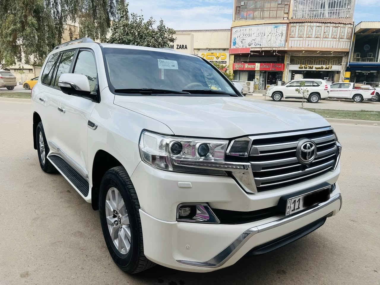 السلام عليكم للبيع لاندكروز موديل 2016 بريم اصلي رقم بغداد  بسمي تحويل ثاني يوم  مكفول كفاله عامه من صبغ وتبديل وفتح 
فول مواصفات
بصمه تشغيل
بصمه ابواب
فتحه سلايت
كشنات جلد
كشنات كهرباء ثنين ثلاث حركات 
زراكات
مري شفط
مري قلاب
تحكمات ستيرن كامله
مثبت سرعه
شاشه ايباد 
ديفيدي بل قمارة 
سبعه راكب
ثلاث قطع تبريد
8ايرباك 
محرك v6 
حساس امامي
حساس خلفي
وباقي مواصفات بريم  معروفة 
ماشيه92 الف  حقيقي 
السعر (460) 
اللا ستفسار اتصل على الرقم ***********
مكان السيارة بابل حله
