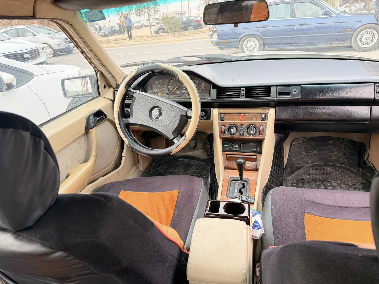مارسيدس دب موديل 91 مكينه بلادي عنكبوت  سياره نضيفه ومناقصها اي شي كير مكينه كفاله بسمي السياره عارضها ب ٥٨ وبيها مجال مكاني ديالى كنعان  ***********
