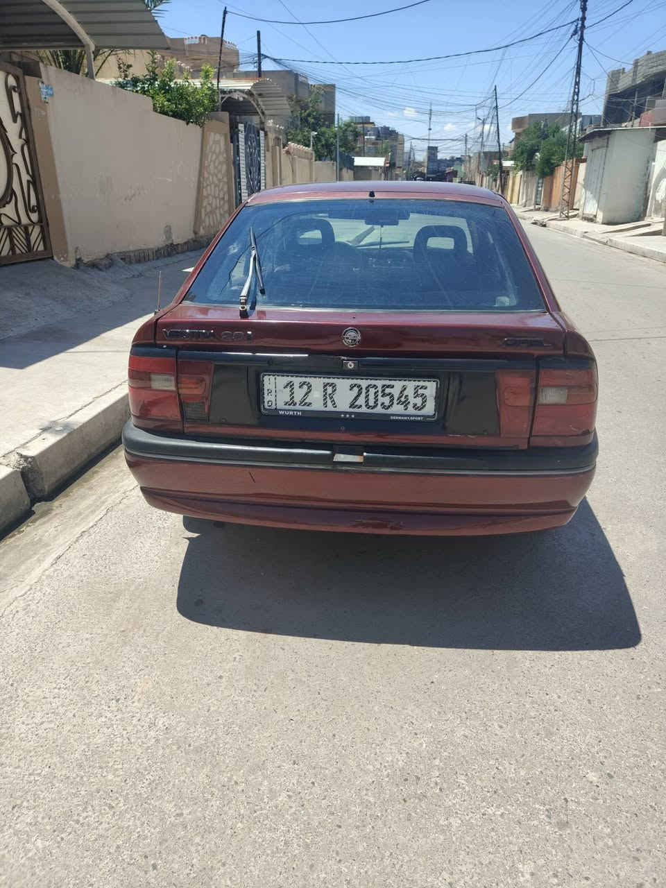 وبل فكتره مديل 1993 محرك 18 فتحت سقف بيها  ستيرن بوره قفل مركزي السعر 38 وبيها مجال التواصل عل الرقم  *********** بي واتساب هم
