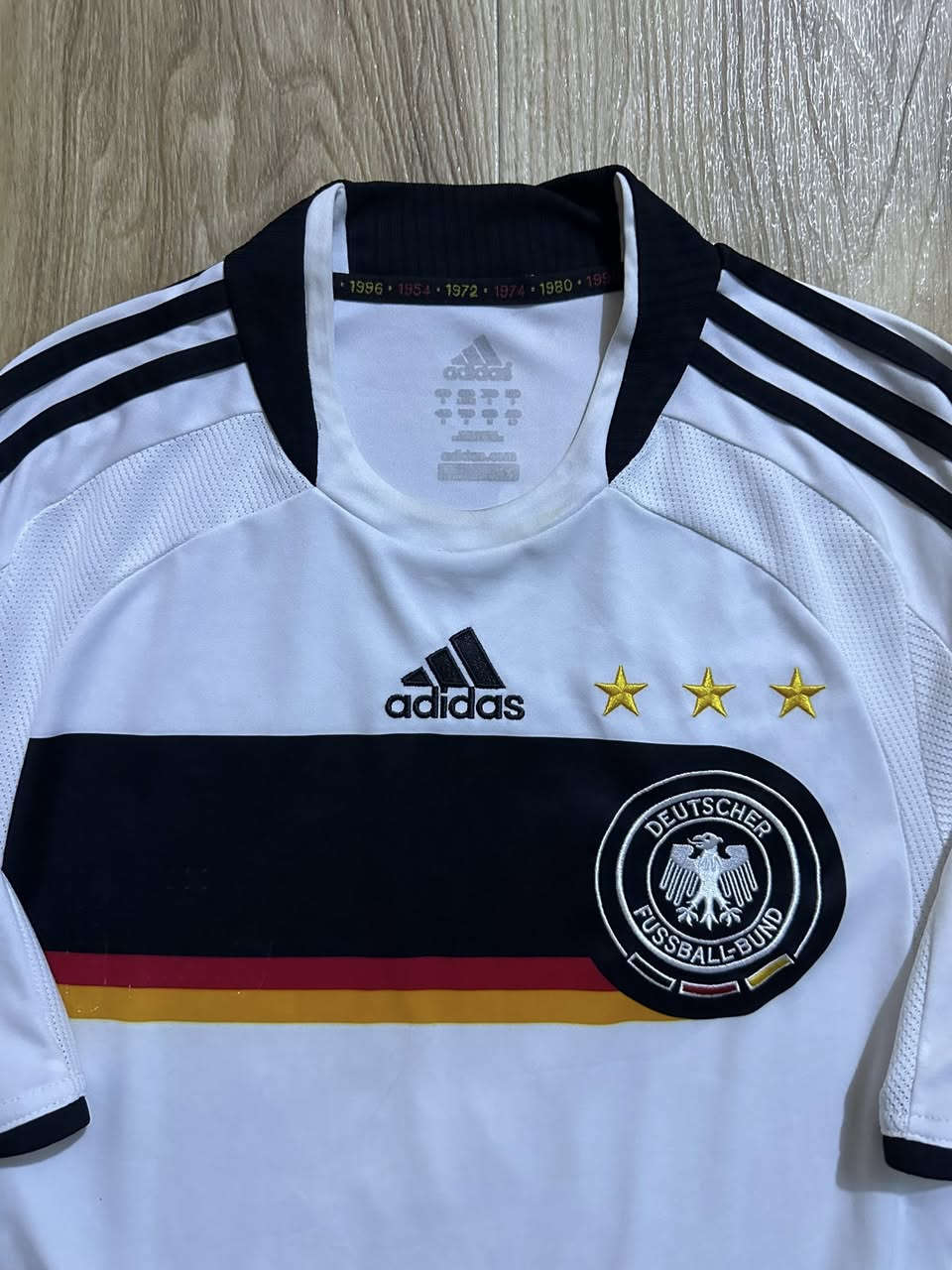 قياس سمول ميديم بأسم ورقم بالاك اصلي وكالة ✅
توصيل متوفر لجميع العراق


**إذا كنت صاحب هذا الإعلان وتريد حذفه لأي سبب، رجاءا أرسل رسالة إلى الدعم الفني**