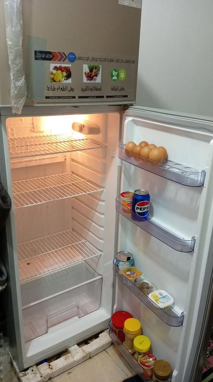 ثلاجه جديده مستخدمه يوم واحد لين اجتني ثلاجه  ثانيه هديه ف اريد ابيع هاي م داخله لاتصليح ولا اي خلل بيها جديده والله


**إذا كنت صاحب هذا الإعلان وتريد حذفه لأي سبب، رجاءا أرسل رسالة إلى الدعم الفني**