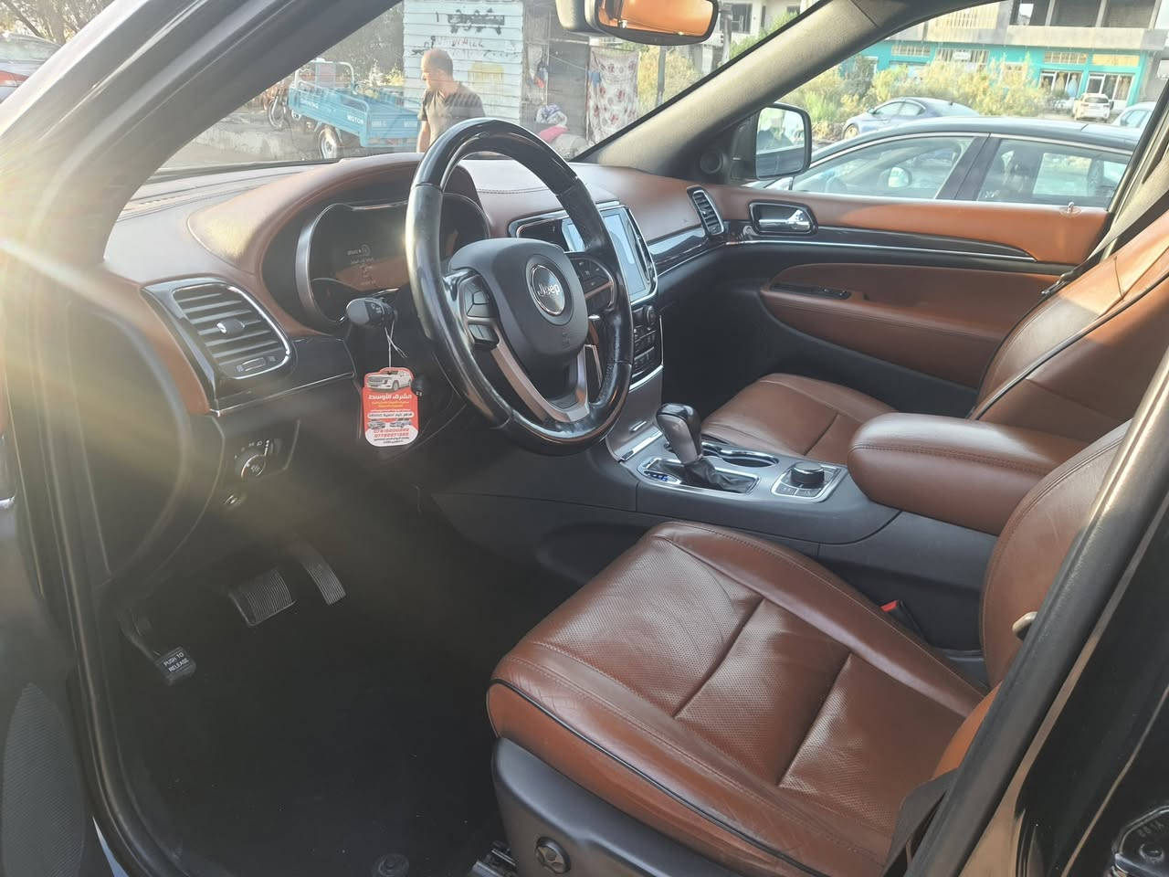 السلام عليكم جيب اوفرلاند فول الفول خليجي موديل ٢٠٢٠ سياره نظيفه وجاهزه تخم تاير اصلي جديد محرك كير حداديه كله عل شركه ماشيه ١٠٥ الف كيلومتر رقم بغداد بأسمي  بيها ٣قطع  صبغ بدون حادث السعر  ٢٤٠ للستفسار ***********
