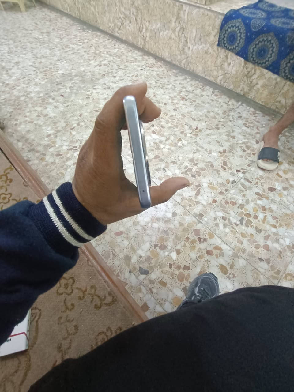 سلام عليكم مبيل لبيع جهاز جديد ولله وكت مني ونفطرت لكمره إطار ملته وسويته ذكره  16 مكان بابل سعر 250وبي مجال رقم الهاتف***********
