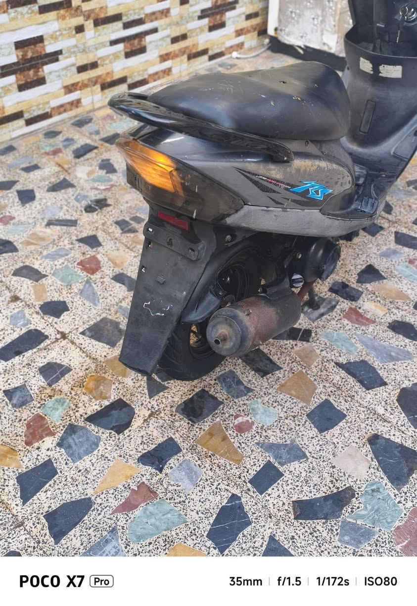 سلام عليكم دراجه للبيع ساله شهر من نزلت من لرمبه مكينه كفاله ما مفتوح برغي بيه كله ختم واحد وي لمكينه بيه اكثر من عشرين ختم وي لمكينه كهربائية كله شقاله اشير لايت بك لايت سكنات نكره سلف مكينه خرسه دراجه من لطول لطول بلاديه سعر (750)بيه مجال مكان بصره شارع القاد امن لداخلي اي ستفسار واسب ***********
