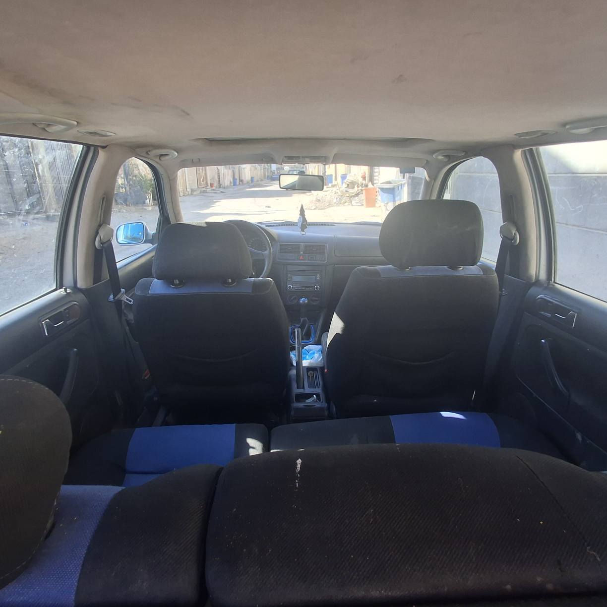 سلام عليكم 
كولف4 موديل  ٢٠٠١ 
الرقم الجديد بغداد باسمي 
هزة جديدة 
محرك ٢٠٠٠ تنفس طبيعي  جديد لا تنقيص و لا تبخير 
كير عادي 
صدر ٨٠% 
السياره نقصهة فقط بطايب بيبان 
و السنتر لك عطلان 
سعر : ٤٣ بيهة مجال 
***********
*********** بغداد, العراق
