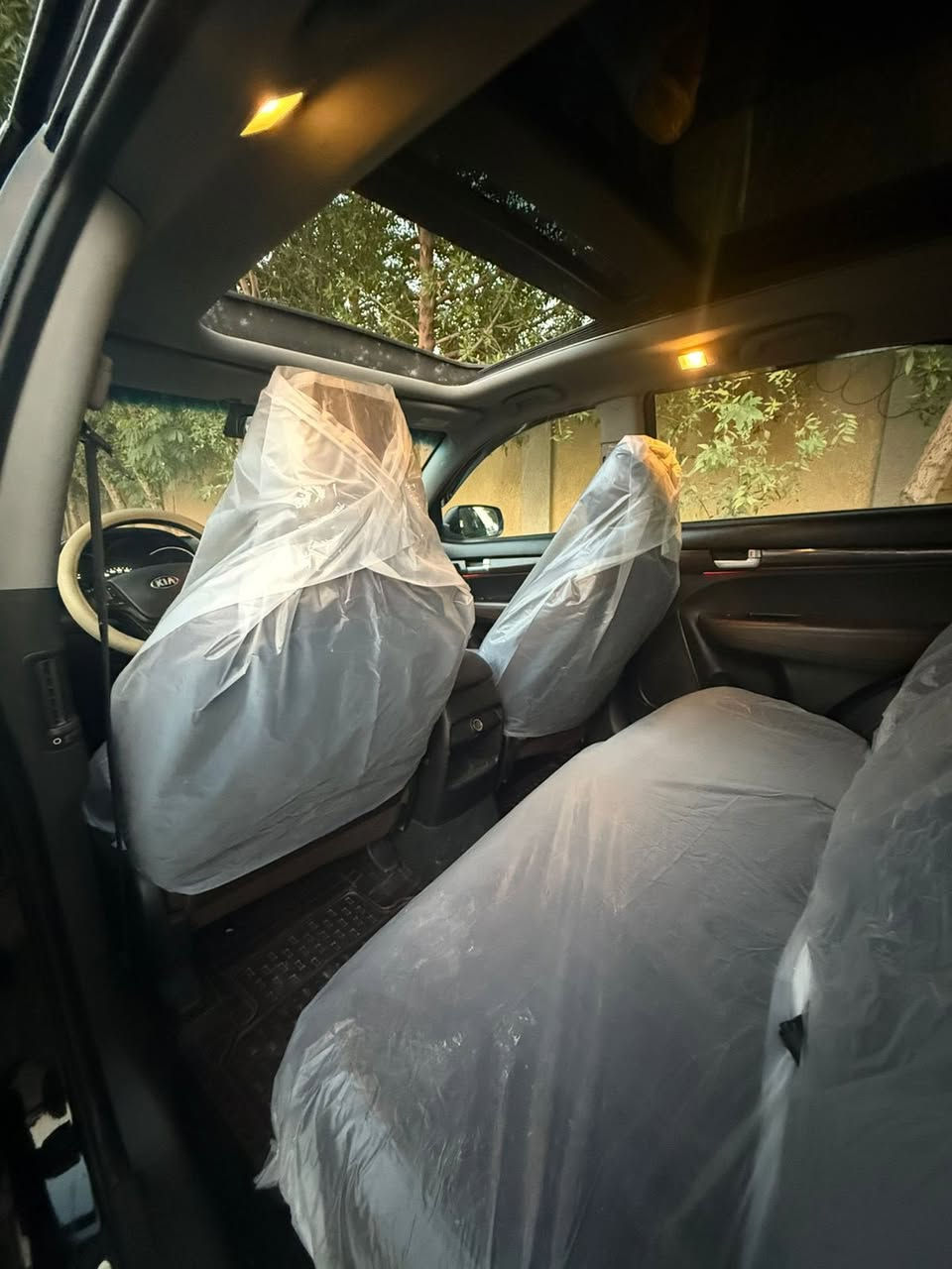 سلام عليكم من رخصت الادمن المحترم كيا سورنتو مديل ١٥ كويتي فول اعلا فه سياره مكفوله كفاله عامه سونر موجود برغي ممفتوح منها جاهزه من كلشي مكان سياره بغداد شعب السعر ١٧٠ وبي مجال بصيط ***********
